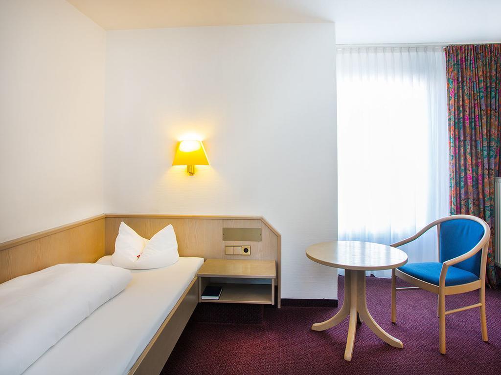 Hotel Kreuz Gaestehaus Und Lauchertbar Mit Terrasse Gammertingen Rom bilde