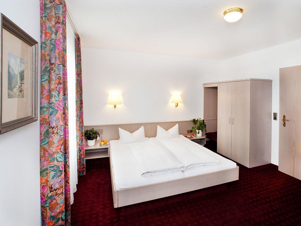 Hotel Kreuz Gaestehaus Und Lauchertbar Mit Terrasse Gammertingen Rom bilde