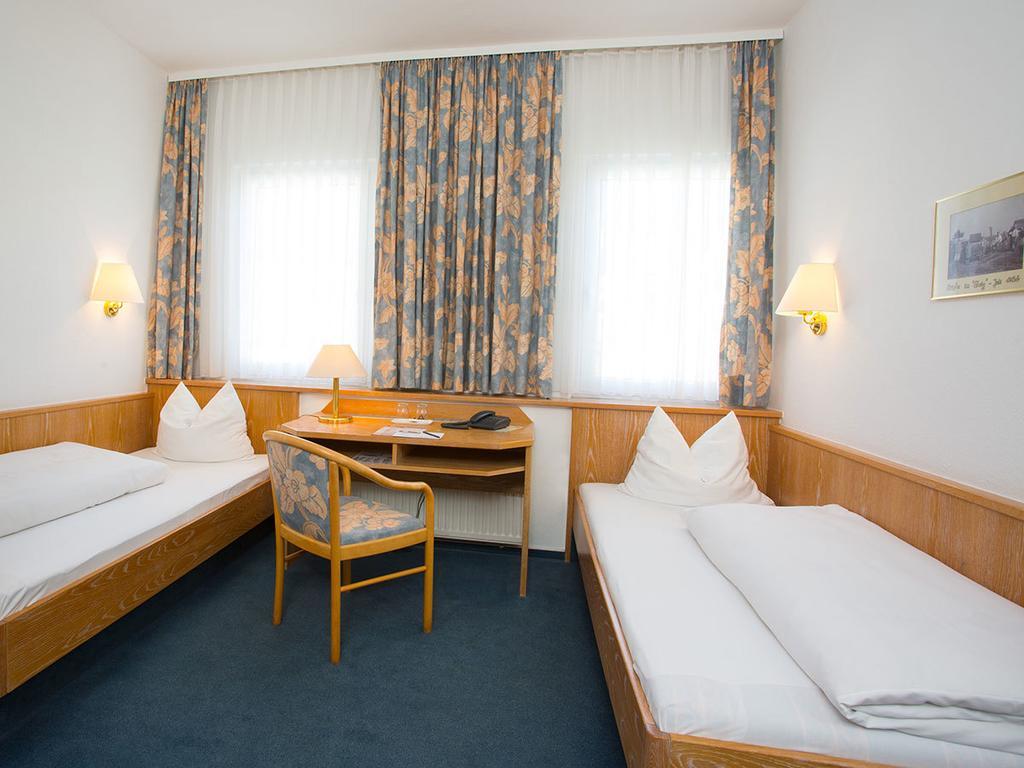 Hotel Kreuz Gaestehaus Und Lauchertbar Mit Terrasse Gammertingen Rom bilde