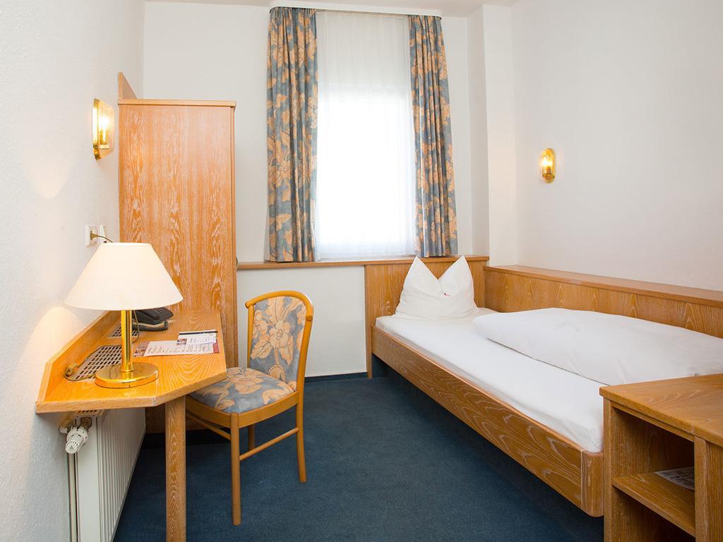 Hotel Kreuz Gaestehaus Und Lauchertbar Mit Terrasse Gammertingen Rom bilde